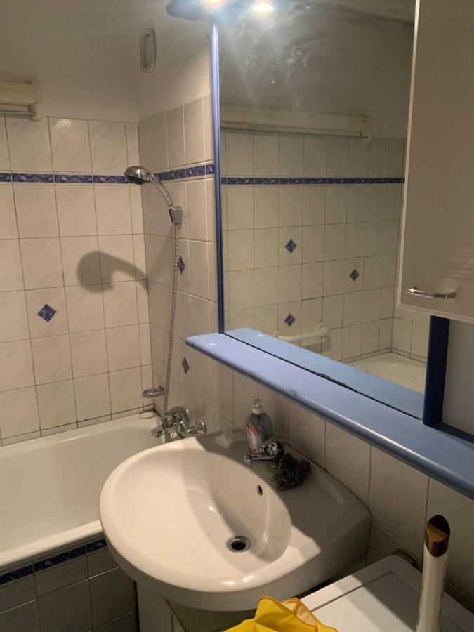 Sehr Schone Zimmer 1 In Wien Favoriten Eksteriør billede